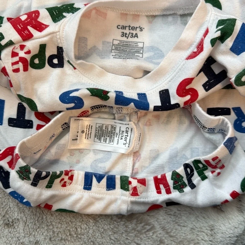 Carter’s Christmas matching set kids size 3T candy cane pajamas holiday winter